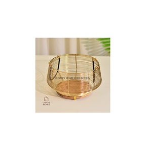 Nouvelle corbeille à fruits et pain en fer doré unique conçue avec un mélange de style rustique et industriel pour les cuisines modernes - Product Image 1