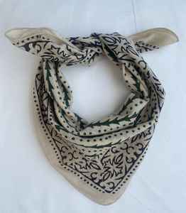 Bandana en coton bohème, imprimé à la main, écharpe, teinture naturelle, léger, bandeau d'été, enveloppe de cou de plage, unisexe - Product Image 1