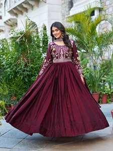 Ensemble Anarkali de Luxe Unity Premium Brodé avec Dupatta en Tissu Mélange de Soie Douce - Product Image 5