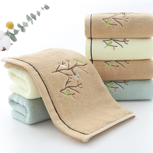 Serviette de bain de luxe de couleur unie broderie imprimée personnalisée grandes serviettes éponge tricotées de haute qualité pour les adultes à séchage rapide - Product Image 5