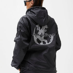 Personnaliser le style et la conception Streetwear Polyester Softshell imperméable Sports de plein air course coupe-vent veste de pluie pour hommes - Product Image 1