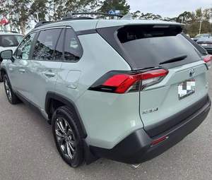 Toyota RAV4 Híbrido XLE 2023 a Precio Económico - Product Image 3