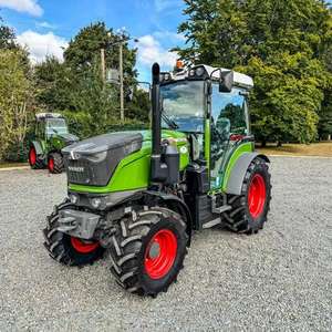Excelente tractor para caminar Fendt 210V Gen 3 160HP a la venta 2WD con larga vida útil Motor automático Bomba Caja de cambios Motor NUEVO? USO - Product Image 1