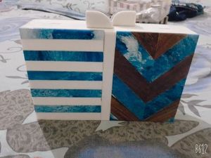 Pochettes en résine sur mesure avec poignées décoratives ouvertes en laiton et fermeture à glissière magasin d'accessoires de mode revente - Product Image 2