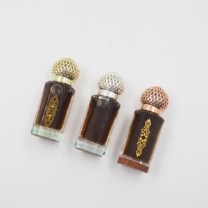 Arabian Night Sip Attar Aceite de perfume roll-on sin alcohol Ámbar cálido, Oud y notas de especias florales Larga Duración y seguro para la piel a granel - Product Image 3