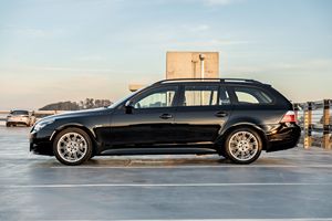 BMW 535i xDrive Sports Wagon 2010 USADO, Volante a la Izquierda/Derecha - Product Image 3