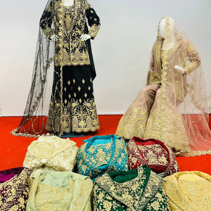 Superbe tenue de fonction pakistanaise: ensemble de mariée complet avec filet lourd Lehenga, chemisier, Plazo et Dupatta, 9 couleurs, 5 motifs uniques - Product Image 1