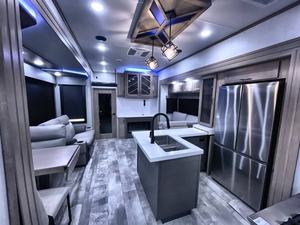 G-r-a-n-d D-e-s-i-g-n M-o-m-e-n-t-u-m 395MS Usado 2023 - Product Image 6