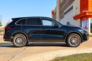 Porsche Cayenne Turbo 2018 - Product Image 2