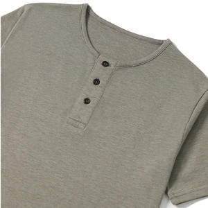 Camisetas de cuello Henley ajustadas de algodón acanalado 100% gris de calidad superior para hombres a la venta camisetas de manga corta con cuello redondo para hombres - Product Image 2