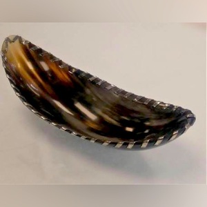 ถ้วยดื่มสำหรับตกแต่งธีมศาสนาศาสนาทำจากเขาควายขัดเงาของแท้จากอินเดีย - Product Image 1