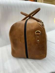 กระเป๋าเดินทางหนังแท้สีน้ำตาลแบบสั่งทำพิเศษ ทนทาน พร้อมสายสะพายไหล่หนังถัก ปิดด้วยซิป ซับในโพลีเอสเตอร์ - Product Image 3