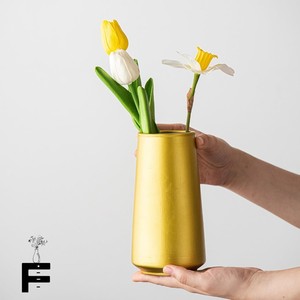 Pot de fleur en métal doré enduit de poudre pour la décoration intérieure Fournitures de jardin Décoration de chambre Pots de jardin en métal doré en forme de bouteille - Product Image 3