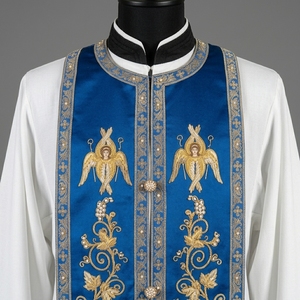 Conjunto de Vestimenta de Diácono Ortodoxo Blanco y Azul con Bordado de Hilos Dorados, Estichario, Orarion, Túnica Litúrgica, Venta al por Mayor - Product Image 2