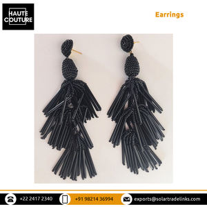 Taille et couleur personnalisées possibles pour les boucles d'oreilles longues fabriquées à la main avec des glands de perles tubulaires pour les tenues de soirée des femmes - Product Image 5