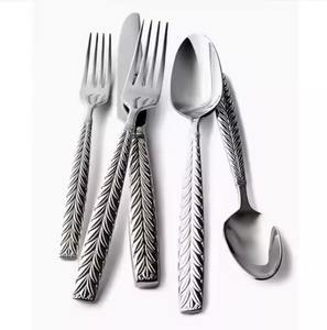 Artisanat Feuille Conception Couverts En Métal Repose-Cuillère Pour Cuisine Maison Hôtel Restaurant Et Événements De Mariage Utilisation Table Décor Article - Product Image 1