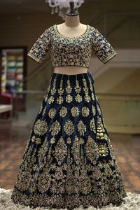Atractivo colorido pesado hermoso bordado en ATIYA LIBAS seda Lehenga Choli adornado con cuentas de cristal trabajo - Product Image 2