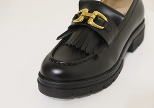 Mocasines de cuero negro cómodos y elegantes de lujo con diseño de borla de cadena de Metal dorado Precio de zapatos de mujer personalizados - Product Image 2