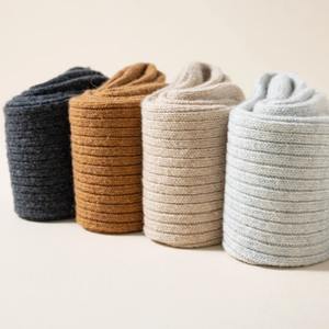 Chaussettes pour hommes en coton peigné de haute qualité, noires, à rayures, grande taille, décontractées, avec fond respirant et logo personnalisé - Product Image 3