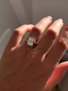 Anillo de compromiso de solitario de diamante con corte de cojín alargado de 11x9mm, plata chapada en oro de 18 quilates | Nupcial minimalista clásico de cuatro puntas - Product Image 2