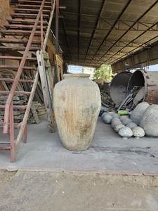 Grands pots en terre cuite pour la décoration extérieure des hôtels, jardinières artisanales, pots à fleurs extra-larges pour les hôtels et les stations balnéaires - Product Image 4