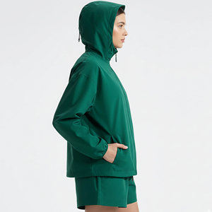 Ensemble court coupe droite couleur unie avec col montant en dentelle pour femme, coupe-vent, imperméable, écologique, vêtement décontracté, fabrication sur mesure OEM/ODM - Product Image 6