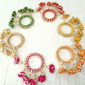 Bangle India tradisional benang sutra Bangle dengan rumbai aksesoris etnik Haldi Mehndi mendukung pernikahan hadiah kembali pesta India