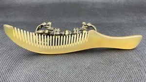 Peigne en corne naturelle polie de luxe, fait main, biologique, pour démêler les cheveux, la barbe et la moustache - Product Image 4