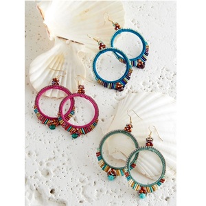 Fourniture directe d'usine Boucles d'oreilles en perles élégantes faites à la main Bijoux en perles pour des occasions spéciales disponibles à un prix abordable - Product Image 6