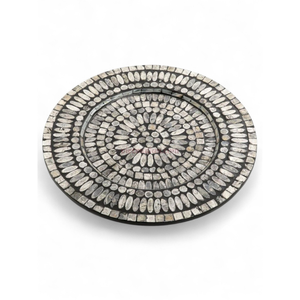 Assiette de présentation noire moderne pour une décoration de table de mariage élégante et une présentation culinaire du Vietnam - Product Image 1