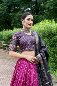 2023 último diseñador exclusivo colección Bollywood Lahenga Choli tela Lehenga de vestido de boda india de alta calidad - Product Image 6