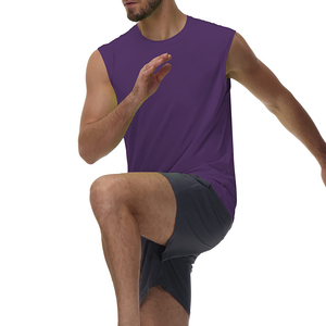 Silueta de corte ancho para hombre casual con cuello redondo, Frente liso, disponible en múltiples proporciones para cada construcción - Product Image 4