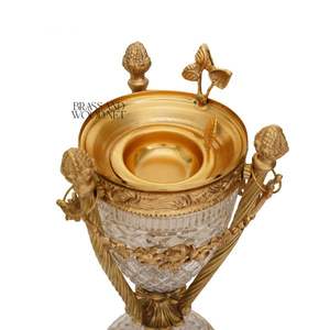 Jarrón Decorativo de Cristal de Lujo con Base Ornamentada de Latón Dorado, Centro de Mesa Premium para Decoración Clásica del Hogar - Product Image 2