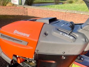 Vente en gros / Fournisseur de tracteurs à gazon Husqvarna TC138 à essence / à pétrole - Product Image 5