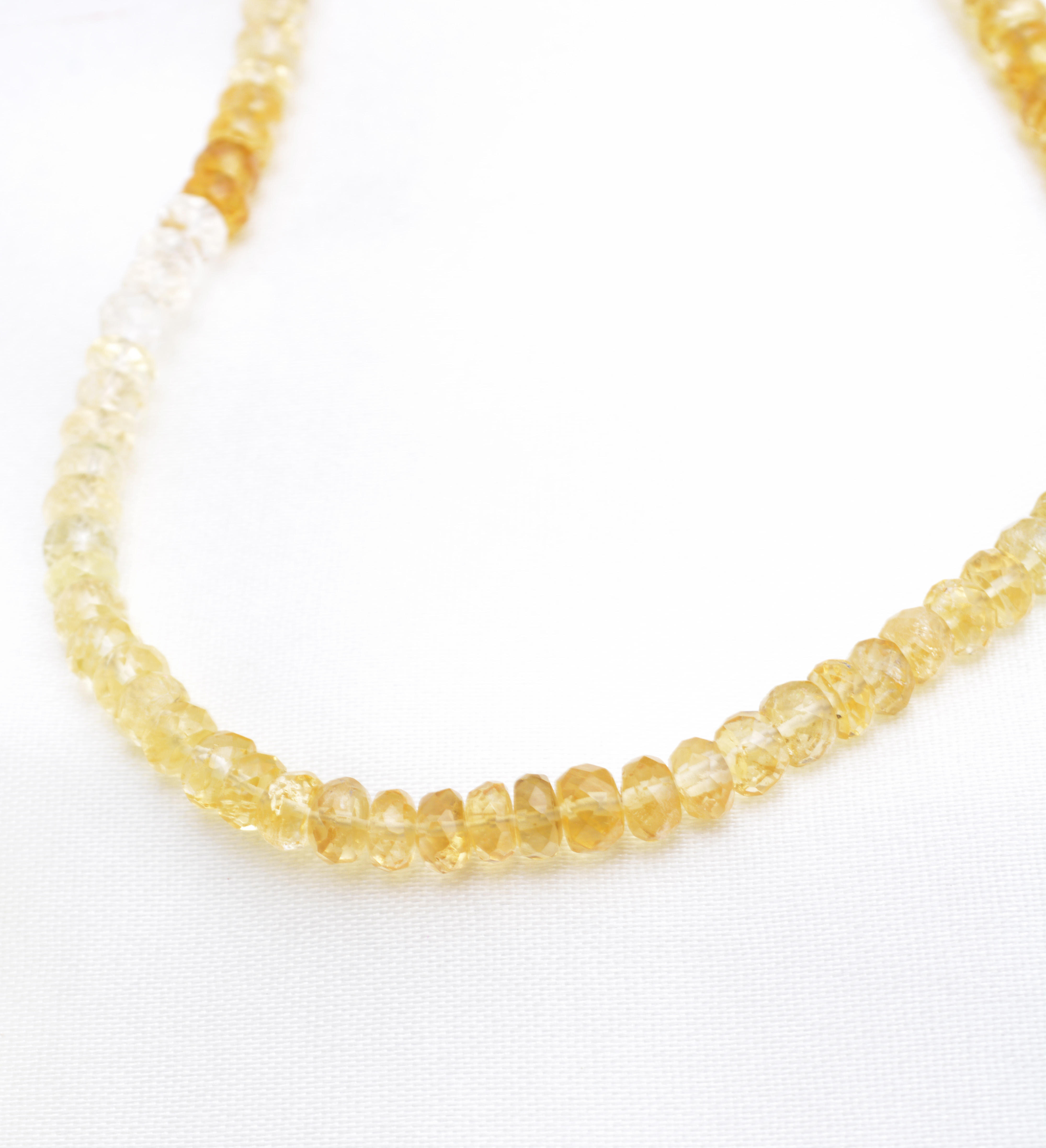 สีเหลือง