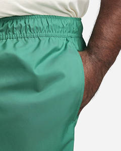 Shorts décontractés pour hommes en satin vert uni à cordon de serrage, séchage rapide - Product Image 4