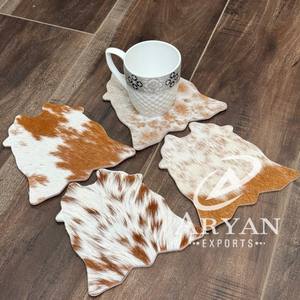 Juego de posavasos de cuero de vaca duradero e innovador, posavasos de té de cuero genuino para ocultar el pelo occidental rústico único para bebidas, regalo de decoración del hogar - Product Image 1