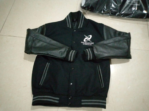 Veste universitaire rose pour femmes avec manches blanches enduites, veste d'hiver pour femmes, veste universitaire rose enduite de blanc - Product Image 3