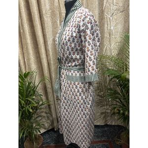 Kimono Elegante y Cómodo para Mujer, Bata de Baño Suave Tejida, Manga Tres Cuartos, Cintura Elástica, Personalizable - Product Image 2