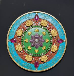 งานประติมากรรมโลหะหล่อแบบทิเบตทรงกลม ประดับลายแมนดาลา ทำจากทองเหลืองขึ้นรูปด้วยมือ พร้อมพลังงานบำบัด จากเมืองเดลี - Product Image 3