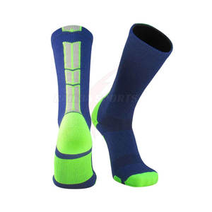 Calcetines deportivos de tobillo alto de alta calidad para hombre, diseño de punto cómodo de ajuste regular, logotipo serigrafiado para deportes de invierno, directo - Product Image 1