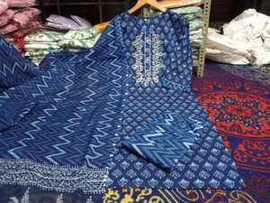 Conjunto de traje sencillo de la mejor calidad para mujer Salwar Kameez Impresión digital con conjunto de traje de algodón Dupatta Listo a precio mayorista - Product Image 4