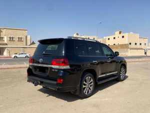 2022-2023 para V8 4.5L AWD Diésel Sedán Modelo Aspire Interior de Cuero Oscuro Volante a la Izquierda Automático Panorámico R17 - Product Image 2