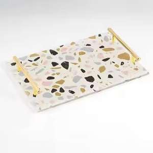 Plateau de Noël en émail de designer avec poignée dorée, plateau de service pour mariage et occasions festives - Product Image 6