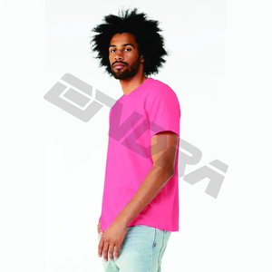 Elegancia discreta, comodidad inigualable: ¡eleve su día a día con nuestra camiseta Premium de cuello redondo! - Product Image 2