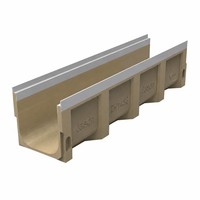 Caniveau en béton polymère moderne avec grille en acier inoxydable perforée, durable et étanche pour une utilisation en extérieur