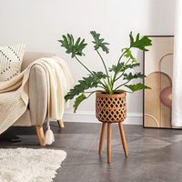 Support de plante d'intérieur bohème élégant en bambou tissé à la main avec pieds en bois, trio décoratif pour jardin