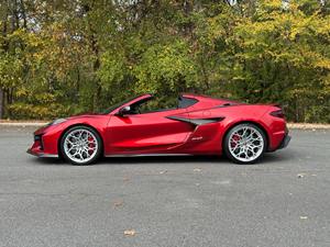 Chevrolet Corvette ZR1 3LZ 2025, Motor V8 Twin Turbo TPI DI de 5.5L y Alto Rendimiento, Coupé Automático - Product Image 2