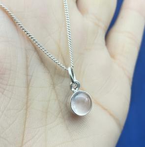 Pendentif en argent sterling massif 925 fait à la main en forme d'amoureux de pierres précieuses en quartz rose naturel avec pendentifs à breloque - Product Image 2