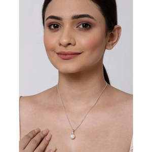 Colgante de Perla Clásico Clara con Cadena de Plata de Ley 92.5 en Forma de Bola, Regalo para Mujeres y Niñas - Product Image 5